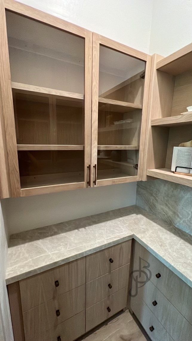 Custom built-in walk-in pantry shelving system